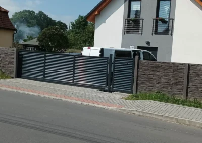 Herstellung und Montage eines Schiebetors und einer Eingangspforte